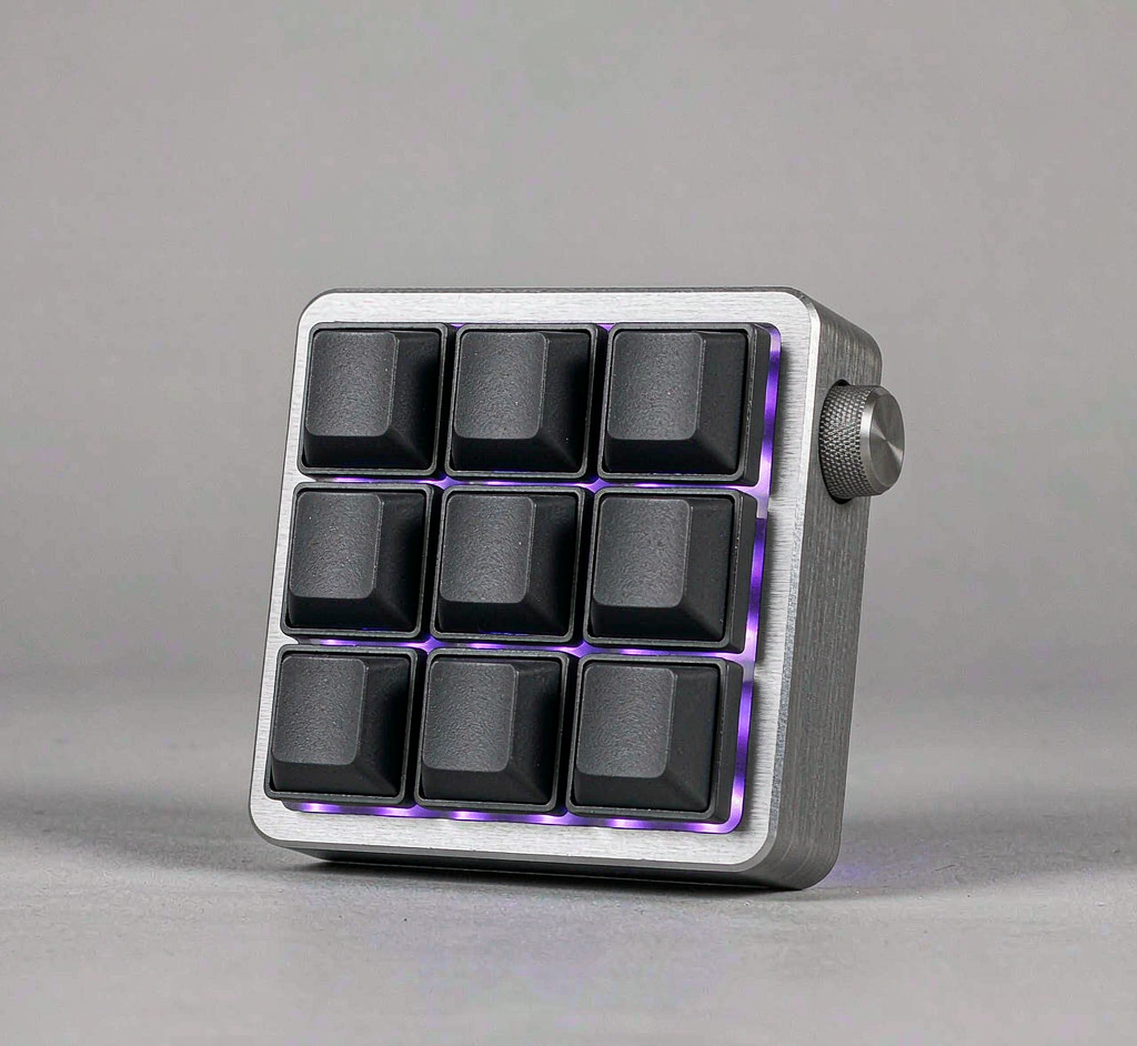 Customizable Macro Pad — CNC Aluminium, Hot-Swap, Knob